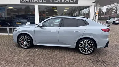 Occasion BMW iX2 M Sport 230 kW (313 PK) 2024 Grijs (metallic) SUV