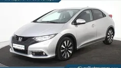 Grijs, metallic lak Gebruikt 2014 Honda Civic Lifestyle Hatchback | € 6.400 (Eerlijke prijs)