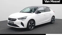 Wit Gebruikt 2022 Opel Corsa-e Elegance Hatchback | € 18.930 (Eerlijke prijs)