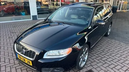 Occasion 2008 Volvo V70 Summum Stationwagen | € 4.950 (Eerlijke prijs)