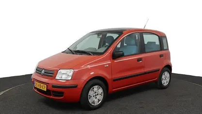 Rood Occasion 2005 Fiat Panda Dynamic Hatchback | € 1.750 (Eerlijke prijs)