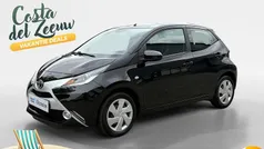 Zwart Gebruikt 2017 Toyota Aygo X-play Hatchback | € 9.745 (Eerlijke prijs)