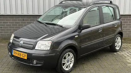 Zwart Occasion 2005 Fiat Panda Emotion Hatchback | € 3.295 (Eerlijke prijs)