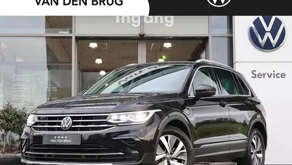 Gebruikt 2023 VW Tiguan Elegance SUV | € 37.245 (Eerlijke prijs)