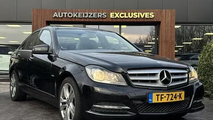 Zwart Occasion 2012 Mercedes C180 Avantgarde Sedan | € 9.900 (Eerlijke prijs)