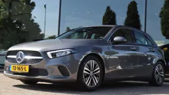 Grijs, metallic lak Gebruikt 2018 Mercedes A180 Premium Hatchback | € 21.850 (Eerlijke prijs)