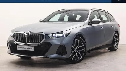 Grijs Occasion 2025 BMW 520 Executive Stationwagen | € 69.950 (Eerlijke prijs)
