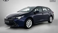 Gebruikt 2023 Toyota Corolla Hybrid Active Stationwagen | € 25.950 (Eerlijke prijs)