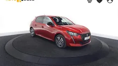 Rood Gebruikt 2022 Peugeot 208 Allure Hatchback | € 18.795 (Eerlijke prijs)