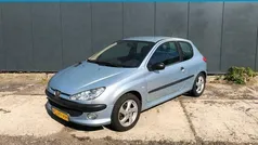 Grijs Gebruikt 2001 Peugeot 206 Hatchback | € 1.299