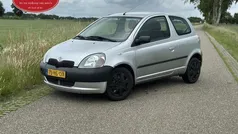 Grijs Gebruikt 2001 Toyota Yaris Hatchback | € 850 (Goede deal)