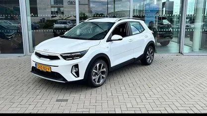 Gebruikt 2024 Kia Stonic Turbo SUV | € 23.445 (Eerlijke prijs)