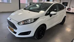 Wit (metallic) Gebruikt 2013 Ford Fiesta Hatchback | € 6.199 (Eerlijke prijs)