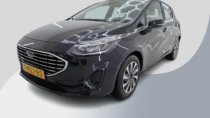 Zwart Occasion 2023 Ford Fiesta Titanium Hatchback | € 15.950 (Eerlijke prijs)