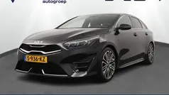 Zwart metallic Gebruikt 2023 Kia ProCeed GT-Line Hatchback | € 30.950 (Eerlijke prijs)