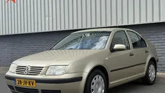 Beige Gebruikt 2002 VW Bora Sedan | € 1.950 (Eerlijke prijs)