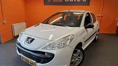 Wit Gebruikt 2012 Peugeot 206+ Access Hatchback | € 2.450 (Goede deal)