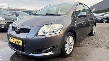 Grijs (metallic) Gebruikt 2007 Toyota Auris Hatchback | € 4.150 (Eerlijke prijs)