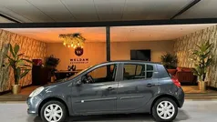 Grijs Gebruikt 2007 Renault Clio II Dynamique Hatchback | € 1.990 (Eerlijke prijs)