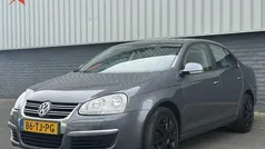 Grijs Gebruikt 2006 VW Jetta Comfortline Sedan | € 3.450 (Eerlijke prijs)