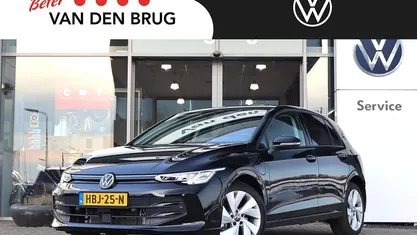 Zwart Occasion 2025 VW Golf VIII Edition Hatchback | € 34.695 (Eerlijke prijs)