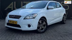 Wit Gebruikt 2010 Kia ProCeed Hatchback | € 2.450 (Eerlijke prijs)