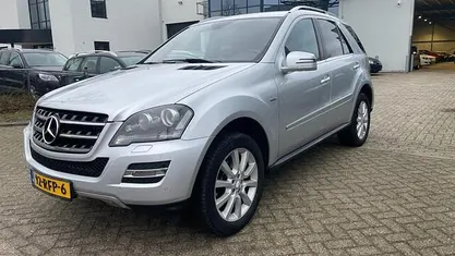 Grijs Gebruikt 2011 Mercedes 300 Edition 1 SUV | € 9.500 (Eerlijke prijs)