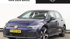 Blauw Gebruikt 2021 VW Golf VIII GTE Hatchback | € 25.795 (Eerlijke prijs)