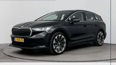 Zwart Gebruikt 2021 Skoda Enyaq iV SUV | € 23.900 (Eerlijke prijs)