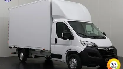 Wit Occasion 2023 Renault Master Van | € 25.975 (Goede deal)