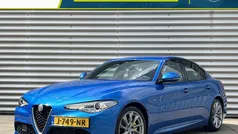 Blauw Gebruikt 2020 Alfa Romeo Giulia Super Sedan | € 34.940 (Eerlijke prijs)