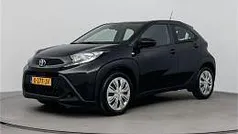 Zwart Gebruikt 2023 Toyota Aygo Play Hatchback | € 19.150 (Goede deal)