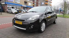 Zwart Gebruikt 2009 Renault Clio R.S. Hatchback | € 2.950 (Eerlijke prijs)