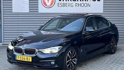 Zwart Gebruikt 2018 BMW 330 Executive Sedan | € 19.950 (Goede deal)
