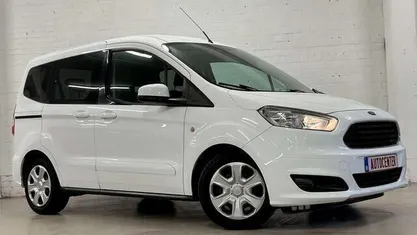 Wit Gebruikt 2015 Ford Tourneo Courier MPV | € 9.800 (Eerlijke prijs)