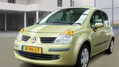 Groen, metallic lak Gebruikt 2005 Renault Modus Luxe MPV | € 2.495 (Eerlijke prijs)