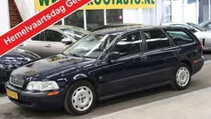 Blauw Gebruikt 2002 Volvo V40 Stationwagen | € 944 (Goede deal)
