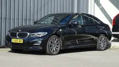 Zwart Gebruikt 2021 BMW 330 M Sport Sedan | € 31.945 (Goede deal)