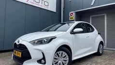 Wit Gebruikt 2023 Toyota Yaris Hybrid Business Edition Hatchback | € 21.950 (Goede deal)