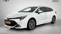 Wit Gebruikt 2024 Toyota Corolla Edition Stationwagen | € 30.945 (Eerlijke prijs)