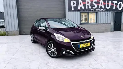 Occasion 2018 Peugeot 208 Allure Hatchback | € 8.999 (Eerlijke prijs)