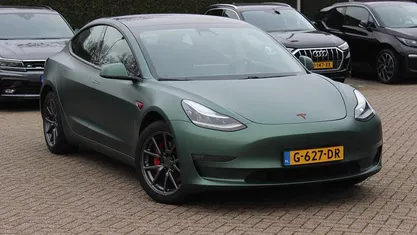 Grijs (metallic) Gebruikt 2019 Tesla Model 3 Long Range AWD Sedan | € 21.550 (Eerlijke prijs)