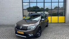 Bruin, metallic lak Gebruikt 2018 Dacia Sandero Stepway Hatchback | € 8.845 (Eerlijke prijs)