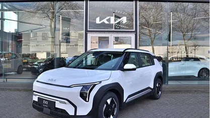 Wit Nieuw 2025 Kia EV3 Plus SUV | € 40.285 (Eerlijke prijs)