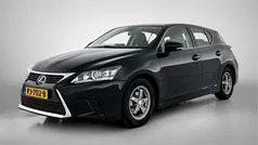 Zwart Gebruikt 2017 Lexus CT200h Hatchback | € 18.950 (Eerlijke prijs)