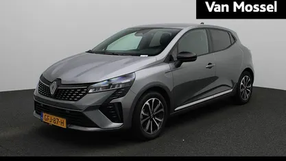 Occasion Renault Clio V Techno 2024 Grijs Hatchback