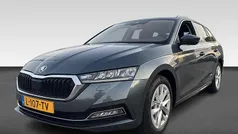 Grijs Gebruikt 2021 Skoda Octavia Business Line Stationwagen | € 24.490 (Eerlijke prijs)
