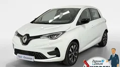 Blanc glacier 369 Gebruikt 2023 Renault Zoe Evolution Hatchback | € 19.935 (Eerlijke prijs)