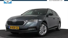 Grijs Gebruikt 2021 Skoda Octavia Business Line Stationwagen | € 22.345 (Eerlijke prijs)