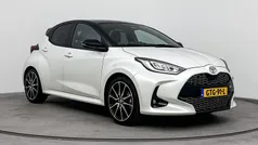 Wit Gebruikt 2024 Toyota Yaris Hybrid Sport Hatchback | € 30.999 (Eerlijke prijs)